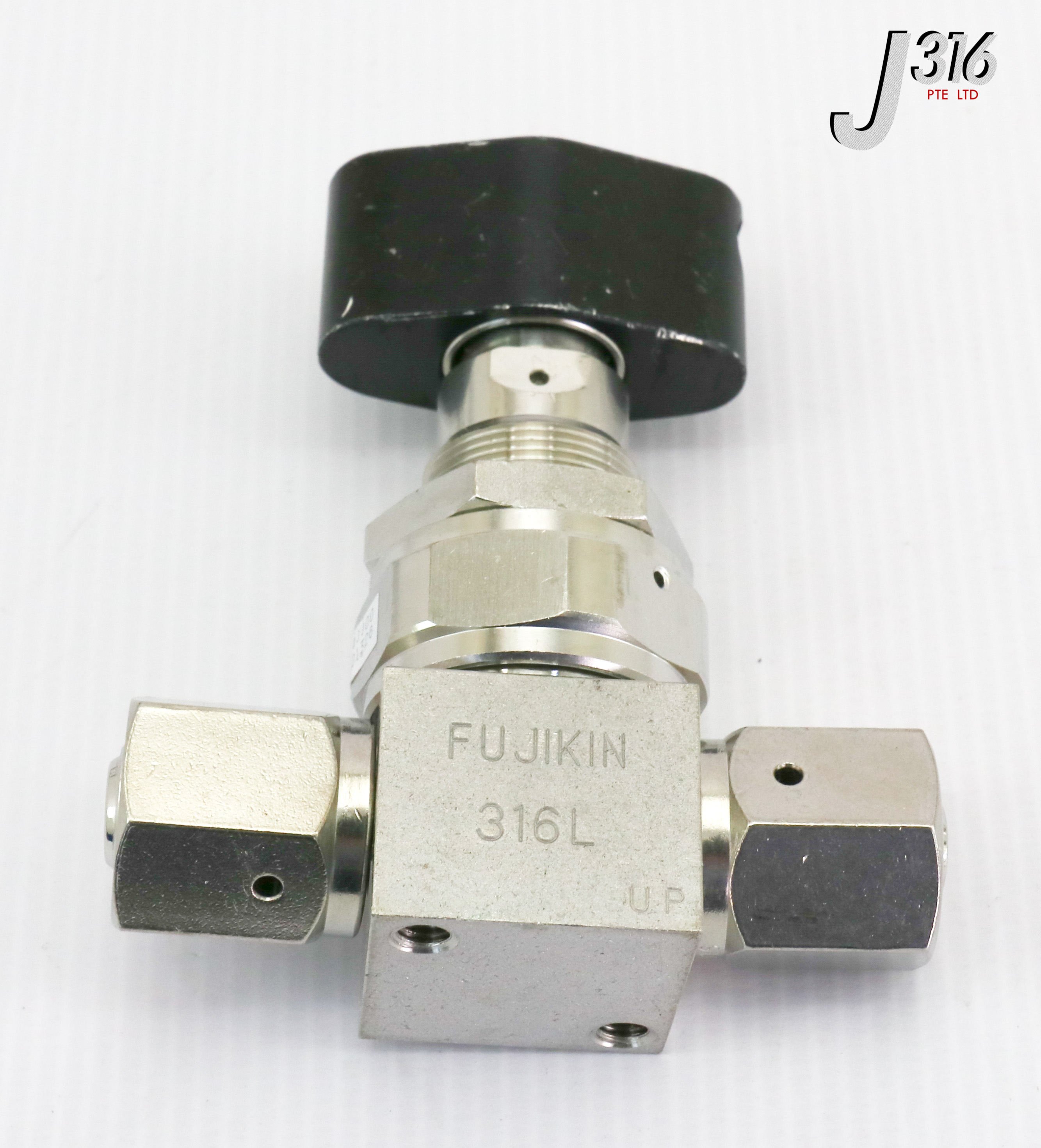 18913 FUJIKIN MANUAL DIAPHRAGM VALVE, 1/4